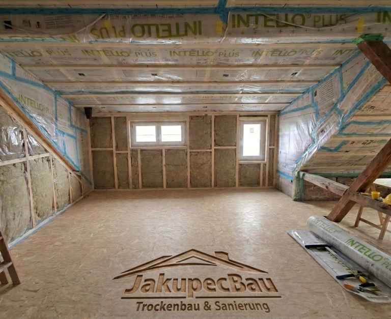 Innenausbau in Ravensburg & Umgebung Dachgeschoss, Innendämmung & Dampfsperre, Bodenverlegarbeiten